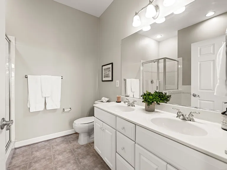 810 Belmont Bay Dr #201 — Photo 25
