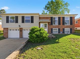 4113 Sunrise Way Dr, Saint Louis, MO 63125