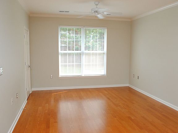 4th image of 101 King Farm Blvd APT D106