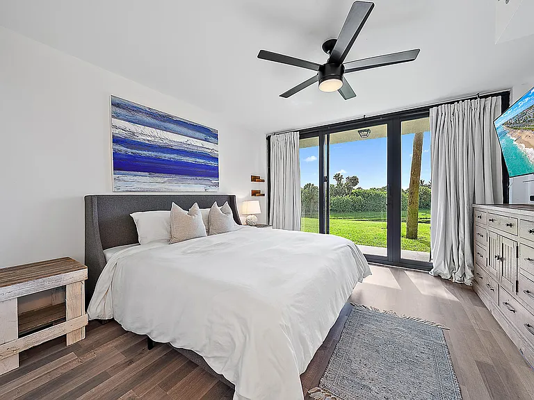 101 S Seas Dr #105 — Photo 6