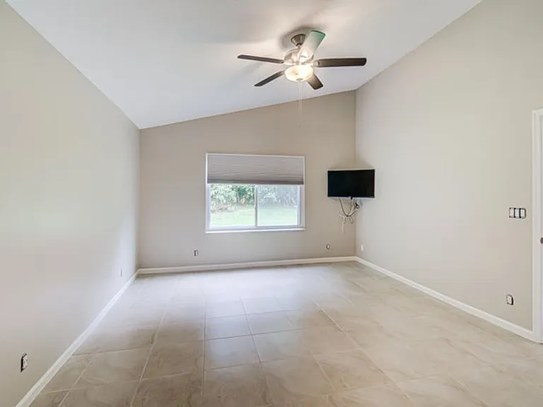 7774 Stirling Bridge Blvd S — Photo 9