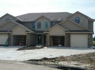 21617 Westover Ct, Peculiar, MO 64078