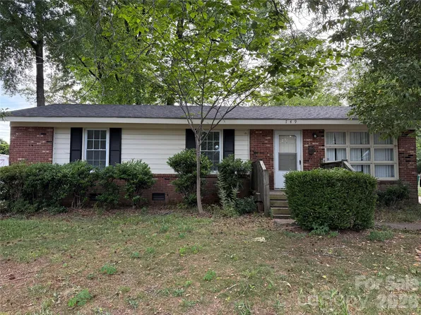 749 Edgerton Dr, Charlotte, NC 28213