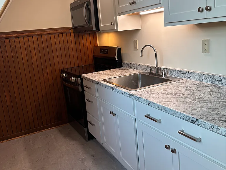 142 Main St E #3W — Photo 4