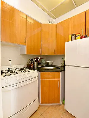 Rented by Cooper & Cooper Real Estate | media 9