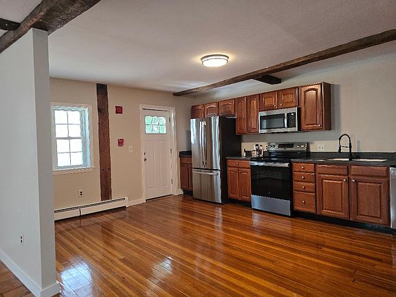 3rd image of 73 Middle St APT 2