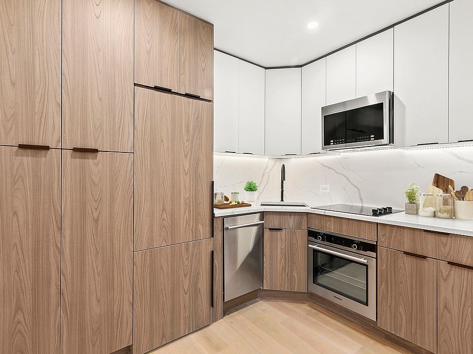 1st image of 54-07 Roosevelt Ave #3R