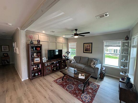 5th image of 3605 Umbrella Tree Ln