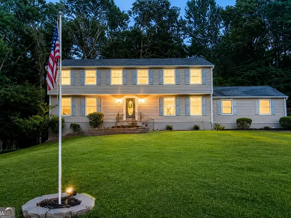 204 Creekbed Ct, Peachtree City, GA 30269