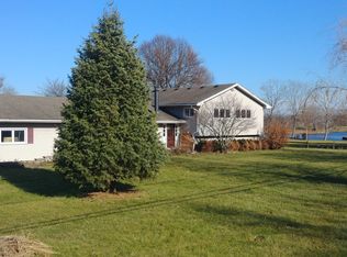 2480B Bristol Ridge Rd, Bristol, IL 60512