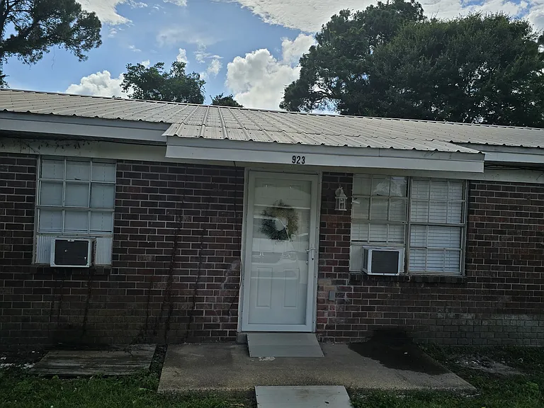 923 Bremen Ave #B — Photo 1