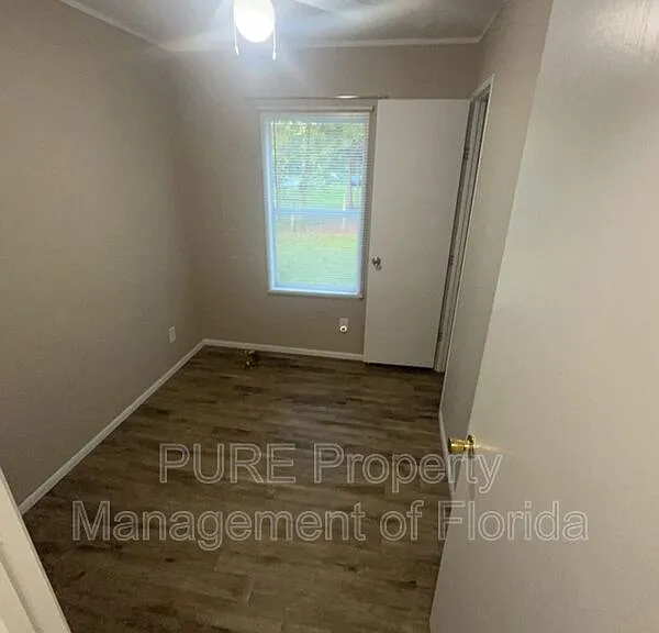4820 NE 141st Ter — Photo 13