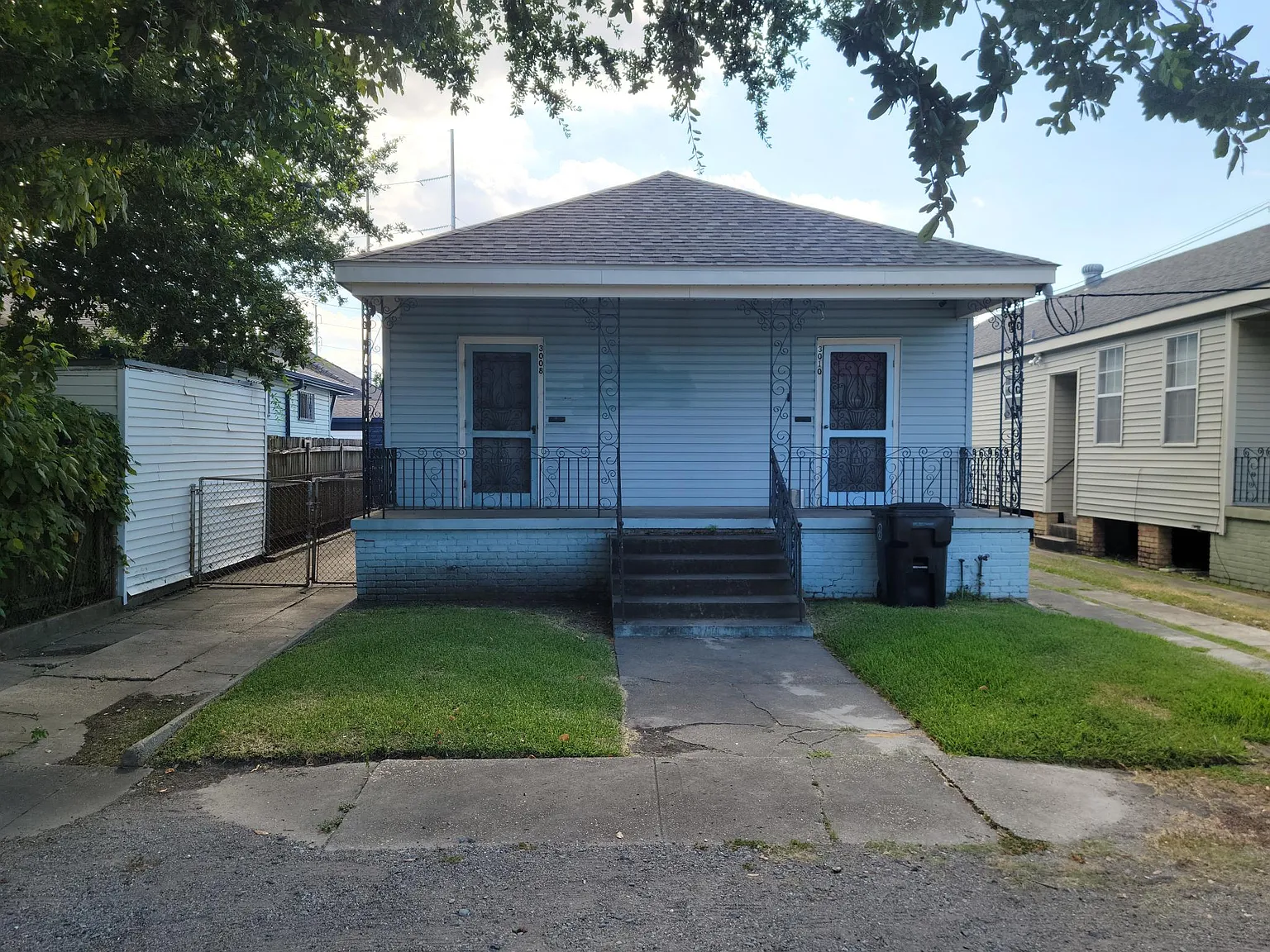 2 bed, 875 sqft, $1,300 — Photo 1