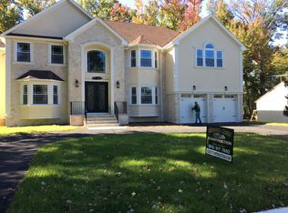 13 Parker Rd, Edison, NJ 08820