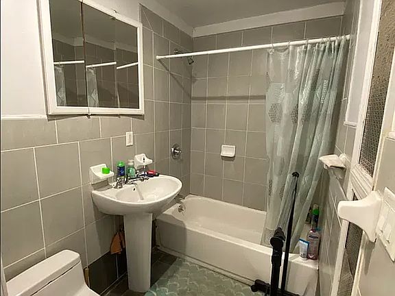 5th image of 64 S Elliott Pl APT 3b
