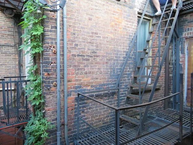 212 E State St — Photo 48