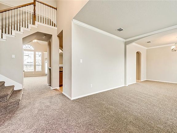 3rd image of 907 Muir Woods Dr