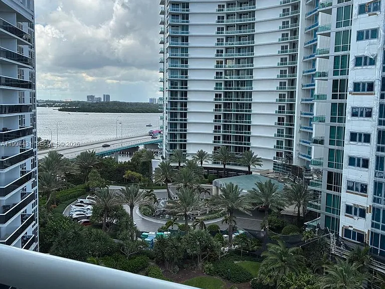 10275 Collins Ave #1004 — Photo 3