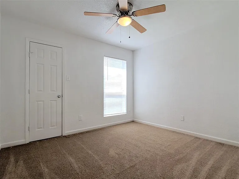 8100 Creekbend Dr #184 — Photo 14