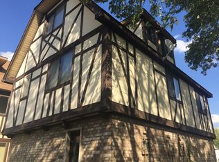 828 Village Quarter Rd, Dundee, IL