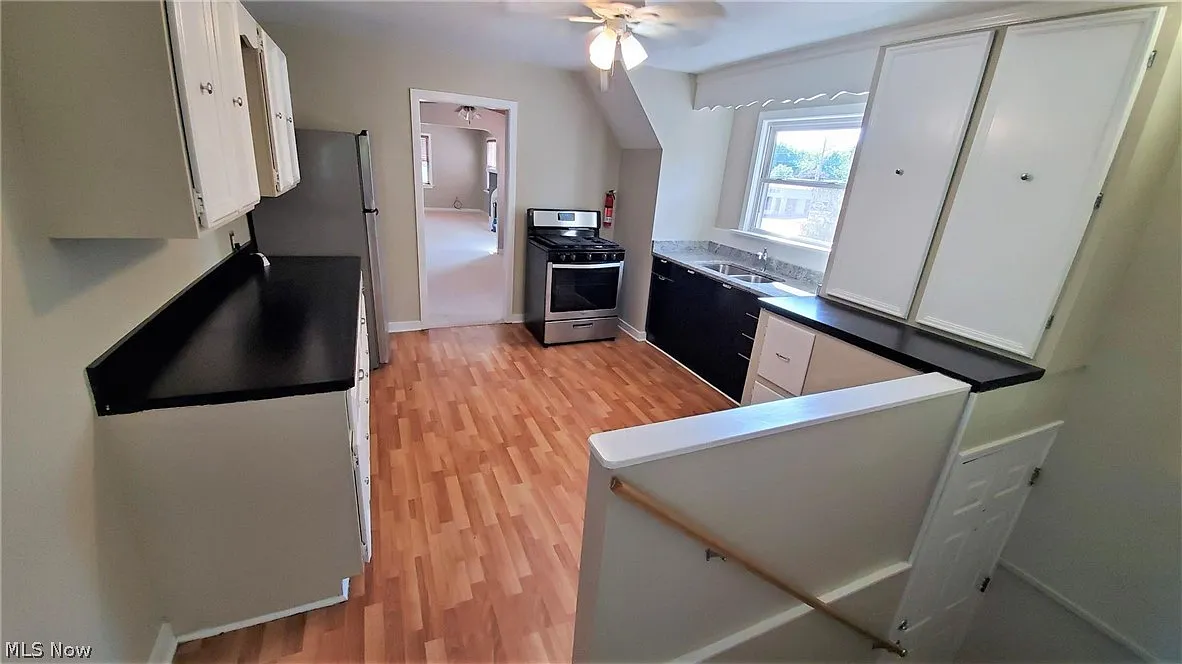 3 bed, 1.0 bath, $2,000 — Photo 3