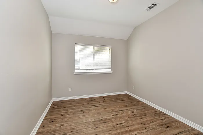 610 Fox Glen Dr — Photo 11