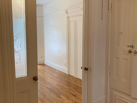 3rd image of 510 11th St #B