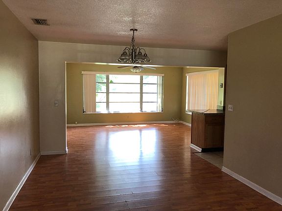 3rd image of 6515 Lake Clarke Dr