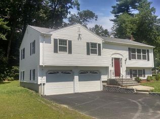 17 Hickory Ln, North Reading, MA 01864