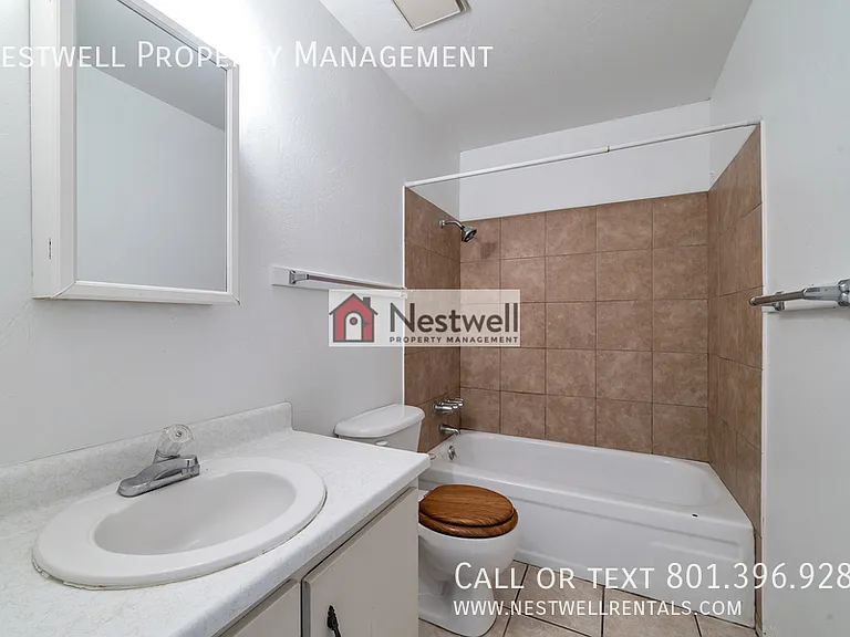 1881 W Lake Park Dr #3 — Photo 22
