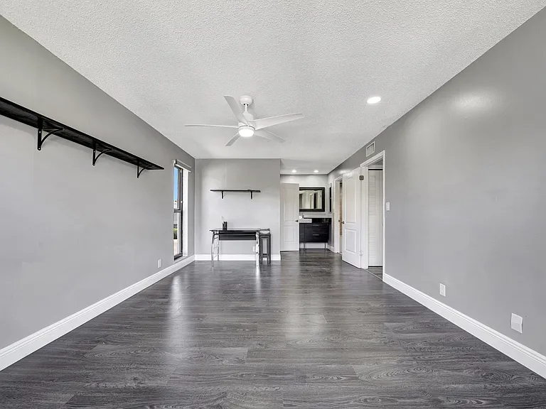516 Osprey Dr #16C — Photo 35
