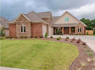 223 Oak Brook Dr, Florence, AL 35630