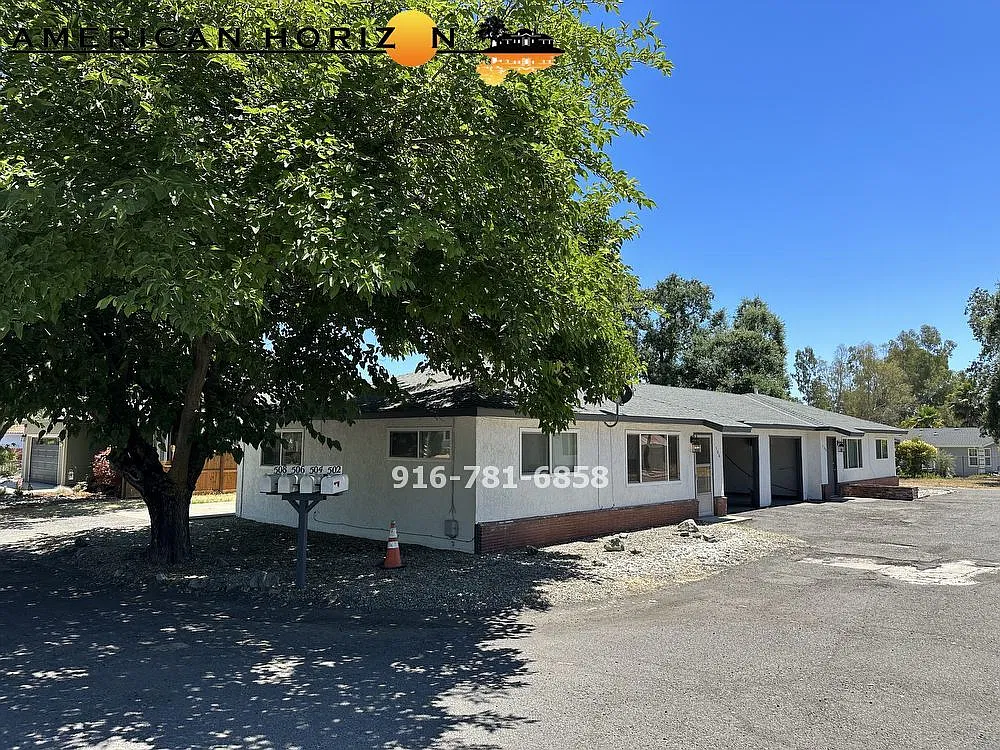 2 bed, 850 sqft, $1,895 — Photo 1