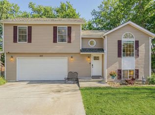 237 Robin Hood Dr, Junction City, KS 66441