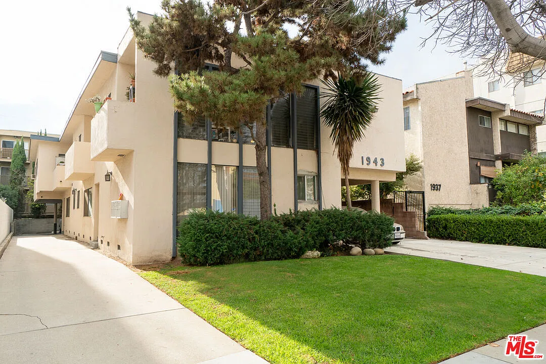 1 bed, 1.0 bath, 700 sqft, $2,295 — Photo 1