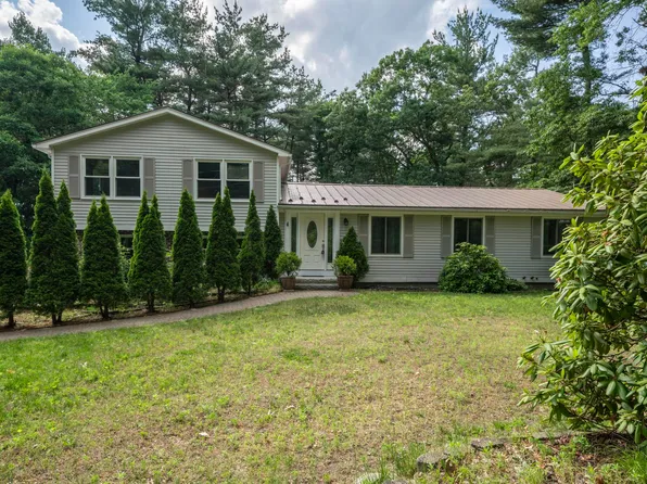 23 Middle Dunstable Road, Nashua, NH 03062