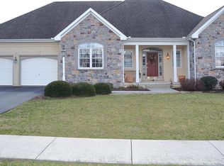 608 Rose Petal Ln, Mount Joy, PA 17552
