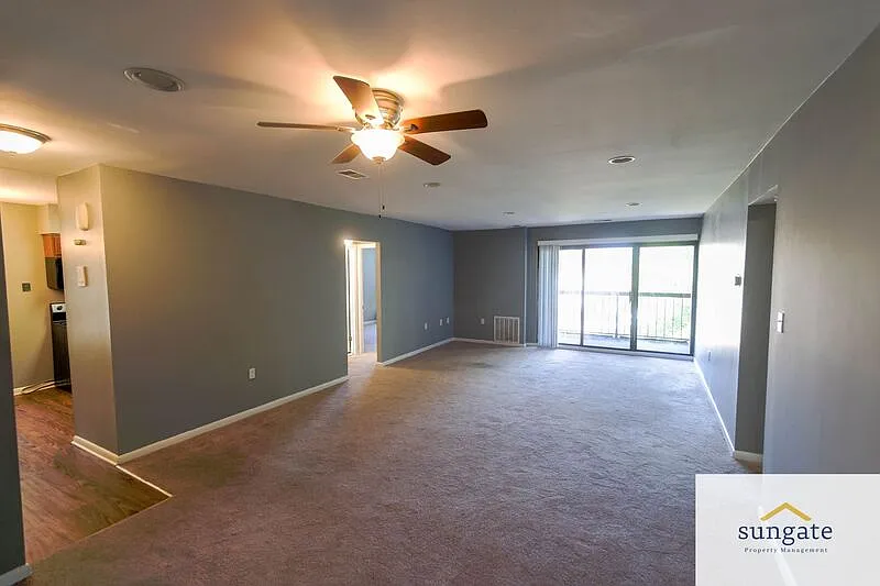 2 bed, 2.0 bath, 1198 sqft, $1,950 — Photo 2