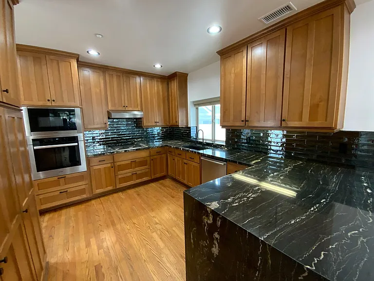 445 E Ave — Photo 11