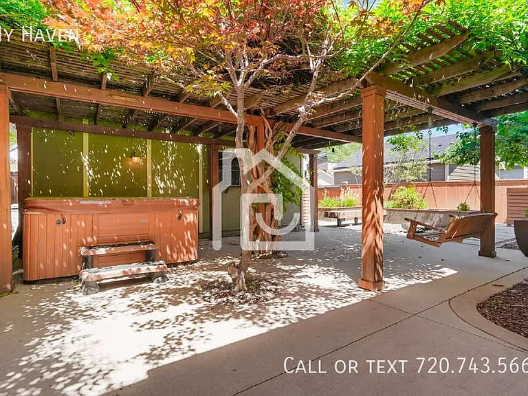 1121 S Williams St — Photo 38