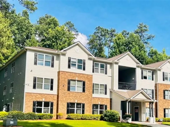 8201 Fairington Village Dr, Lithonia, GA 30038
