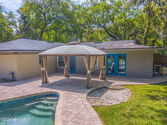 5th image of 1701 AZALEA Drive