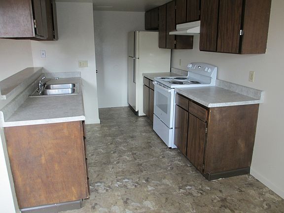 3rd image of 621 Saginaw St #13
