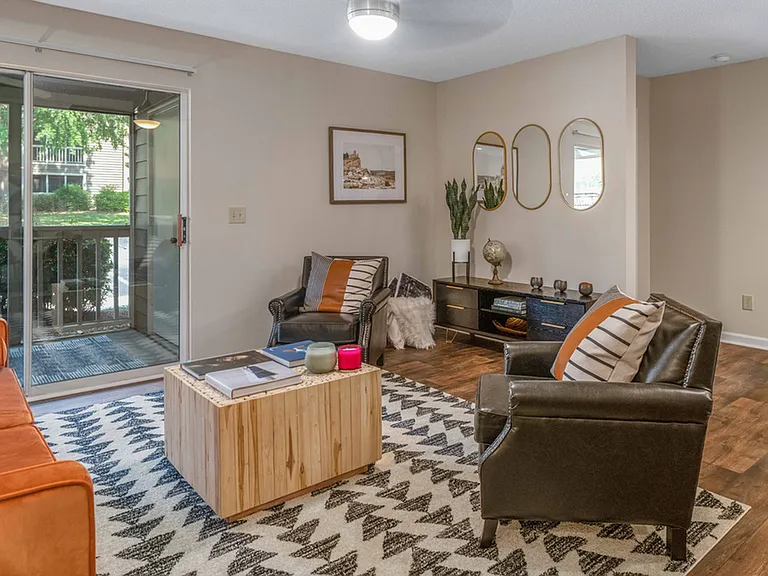 The Lakes Apartments