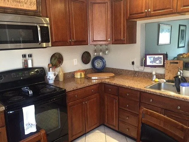 3 bed, 2.5 bath, 2000 sqft, $2,275 — Photo 4