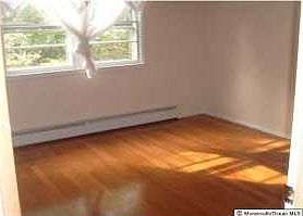 5th image of 16 Cortlandt Dr
