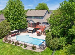 10531 Golden Eagle Trl, Woodbury, MN 55129