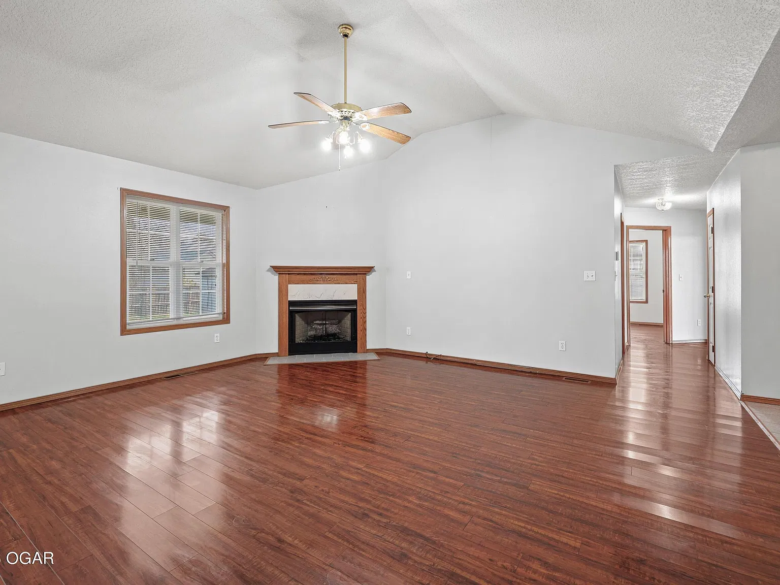 3 bed, 2.0 bath, 1725 sqft, $1,550 — Photo 3