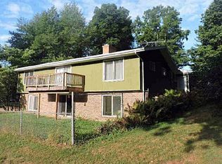 10421 Burgoyne Rd, Berrien Springs, MI 49103