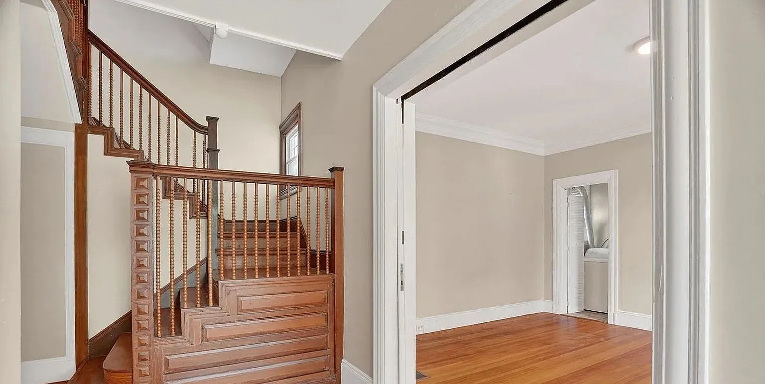 4 bed, 2400 sqft, $3,695 — Photo 2